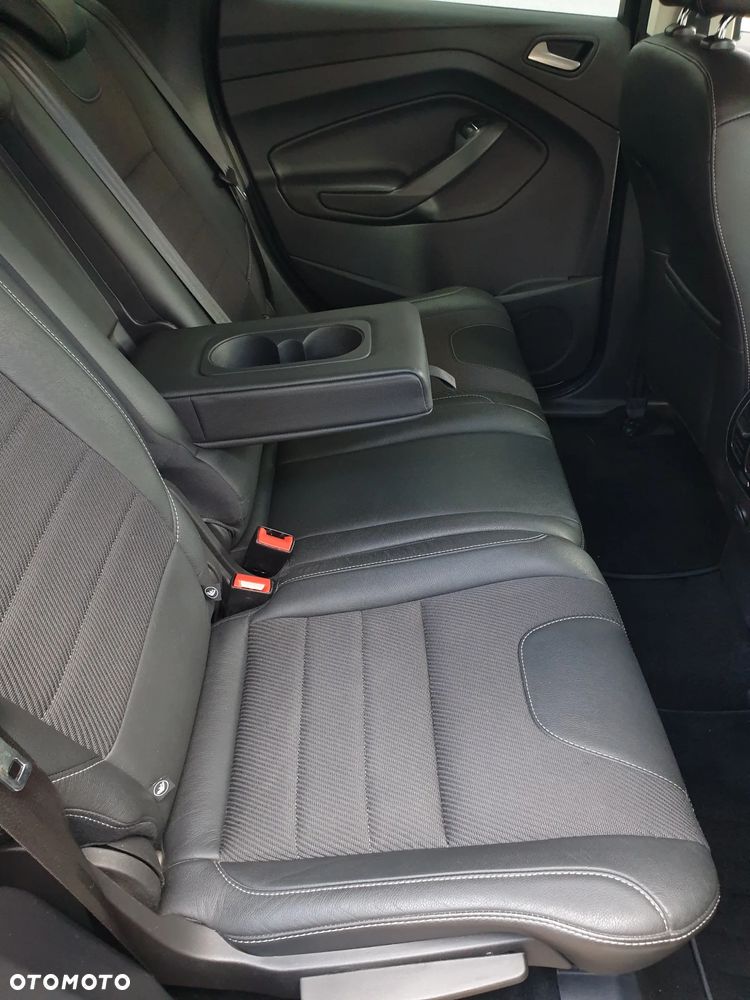 Ford Kuga 2.0 TDCi 4x4 Titanium - 37