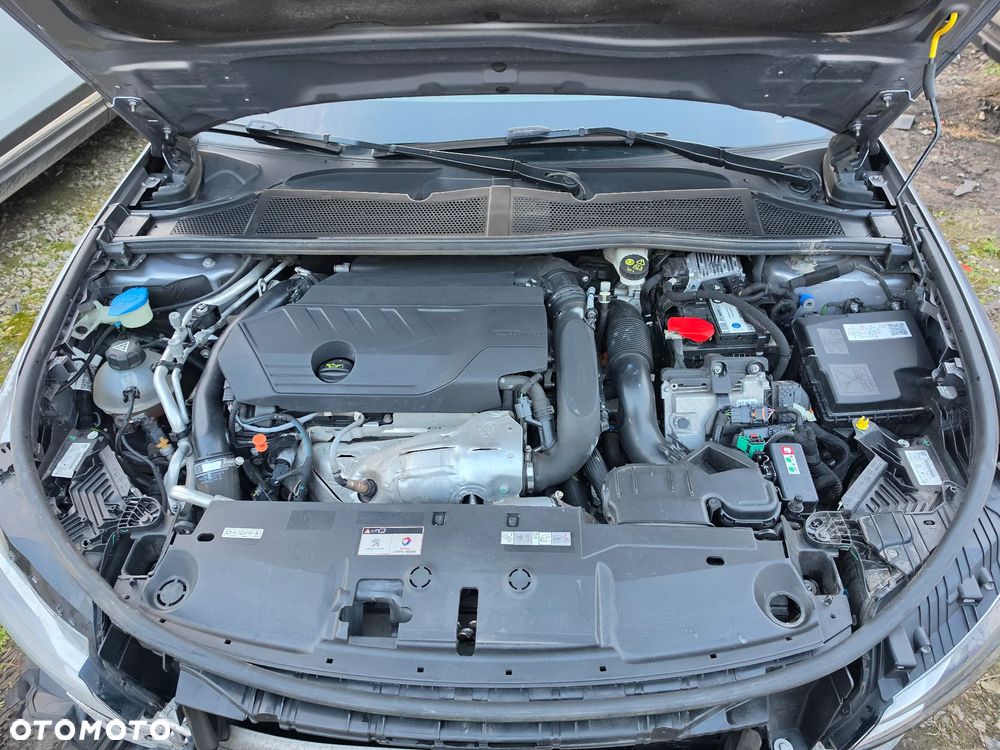 Peugeot 308 1.6 Hybrid PHEV Allure EAT8 - 23