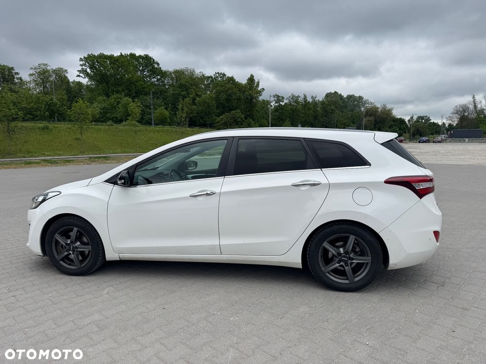 Hyundai i30 1.6 CRDi Fifa World Cup Edition - 7