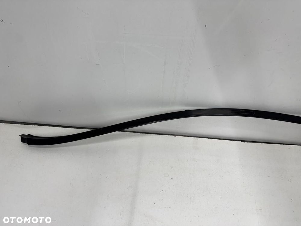 Lewa listwa dachu  Mercedes e klasa 238  A2386706300 - 2