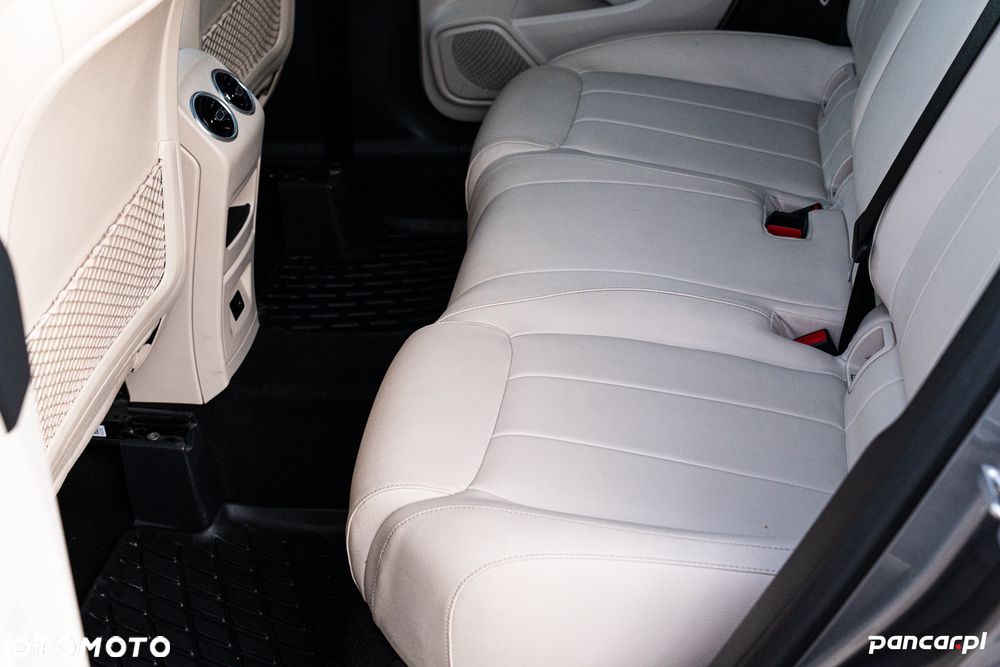 Mercedes-Benz GLA 250e Progressive - 32