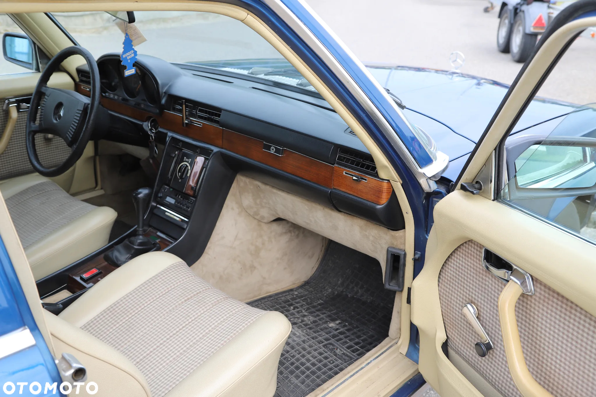 Mercedes-Benz 280 - 15