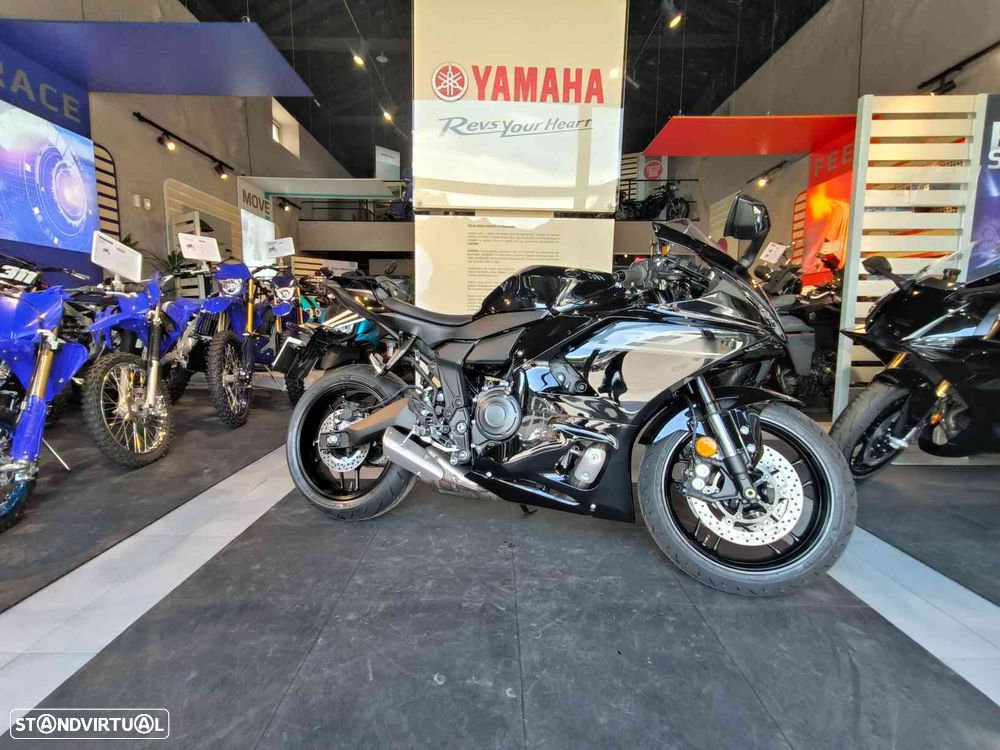 Yamaha YZF R7 - 1