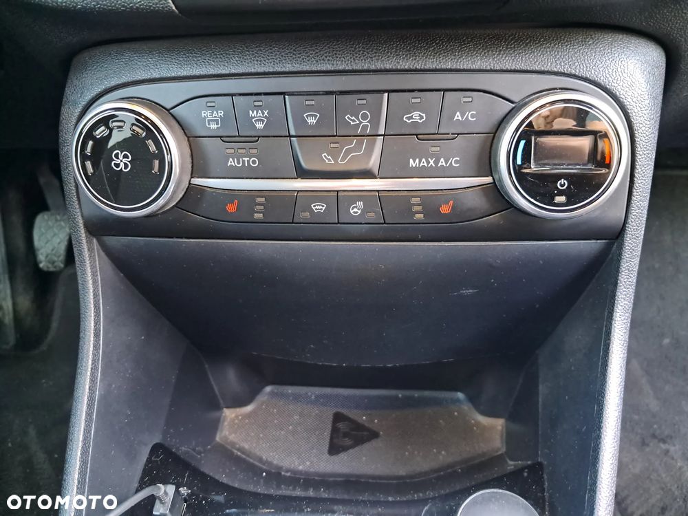 Ford Fiesta 1.5 TDCi S&S TITANIUM - 32