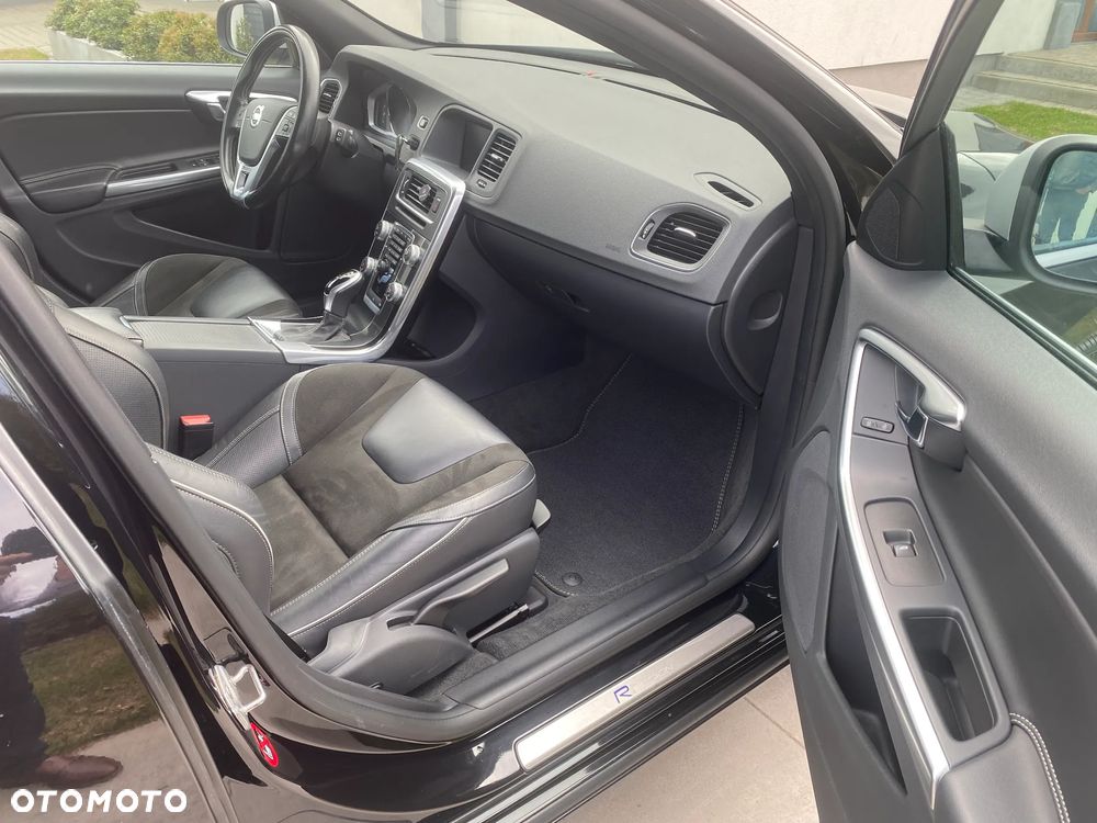 Volvo V60 D4 Drive-E R-Design Momentum - 16