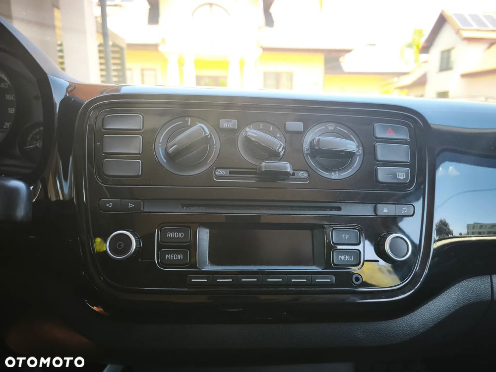 Volkswagen up! 1.0 move - 24