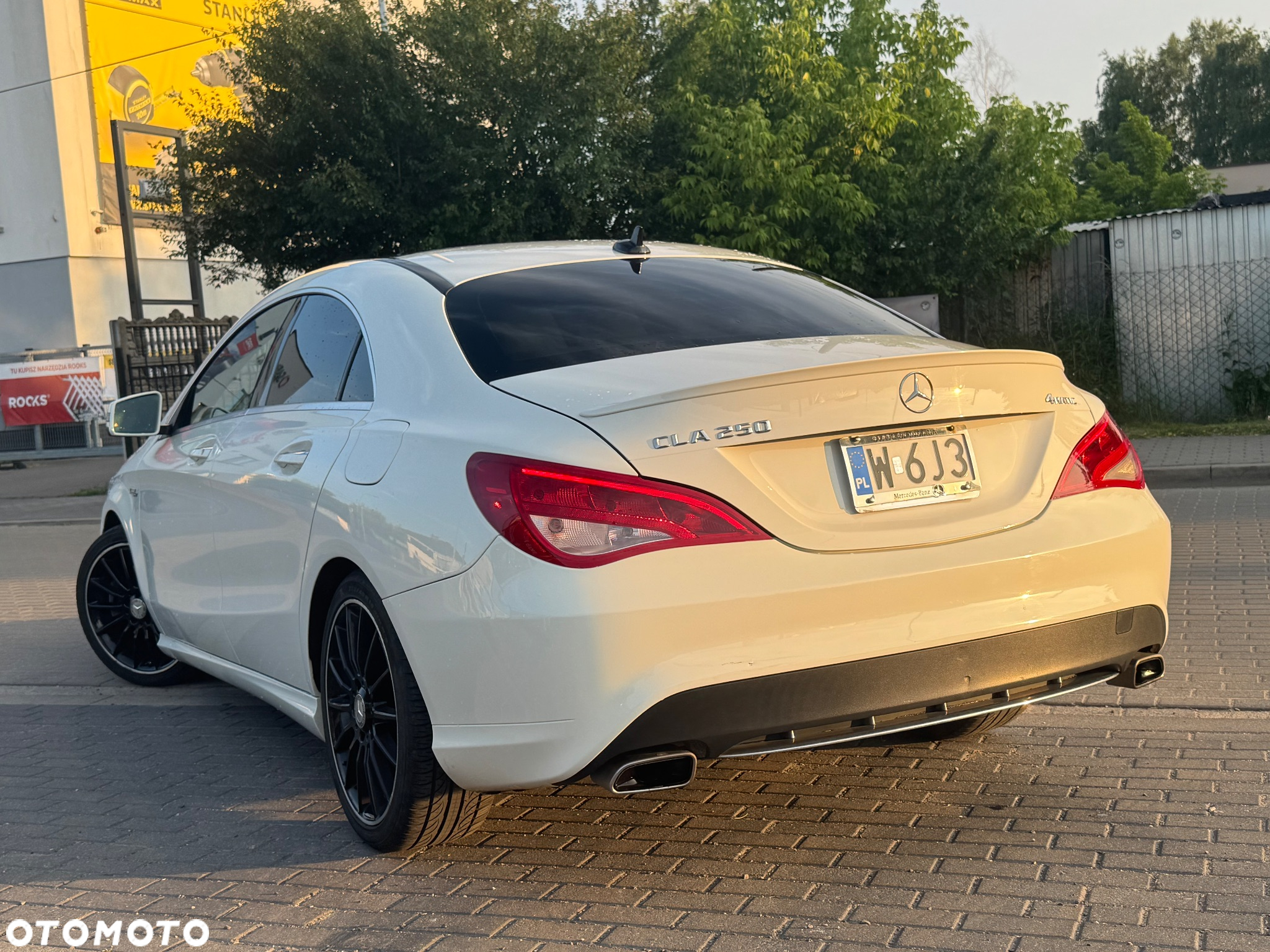 Mercedes-Benz CLA 250 4-Matic AMG Line - 12