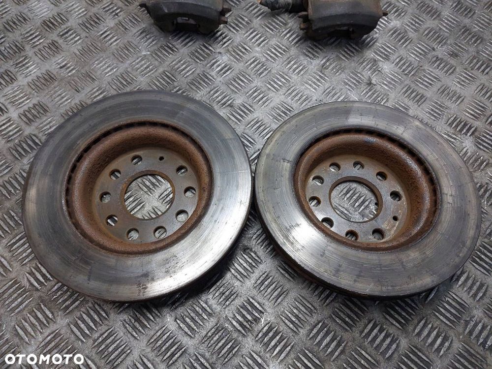 TARCZE HAMULCOWE PRZÓD + KLOCKI + ZACISKI VOLKSWAGEN GOLF VI 1.2 TSI - 2