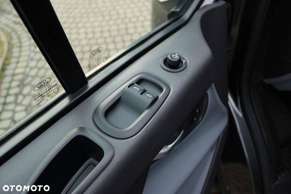 Ford Transit Custom 310 L2H1 Limited - 11