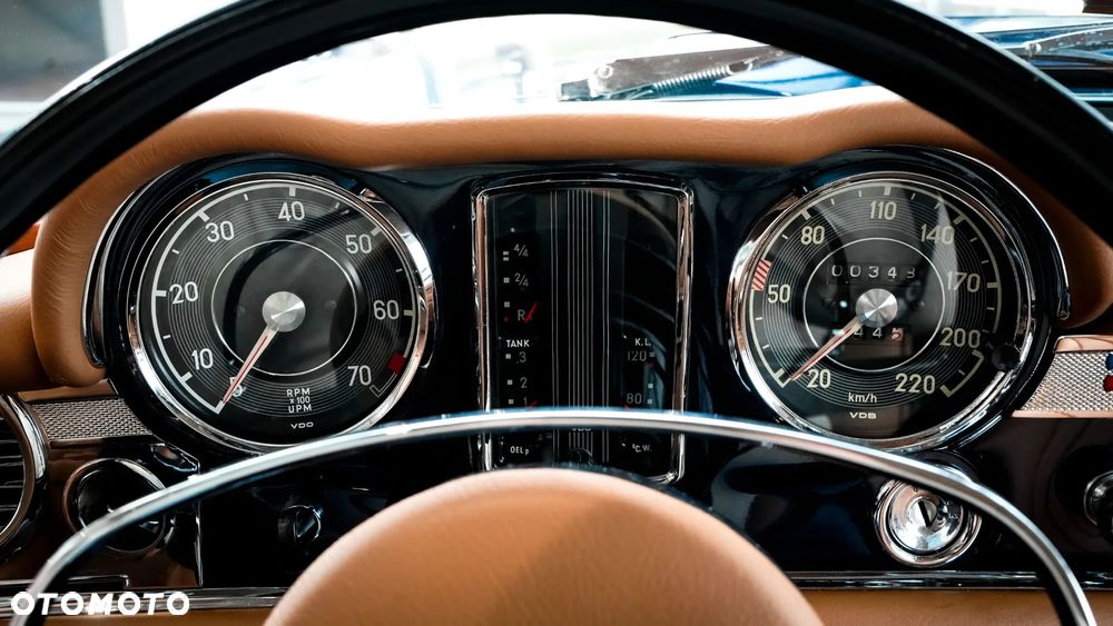 Mercedes-Benz 280 - 31