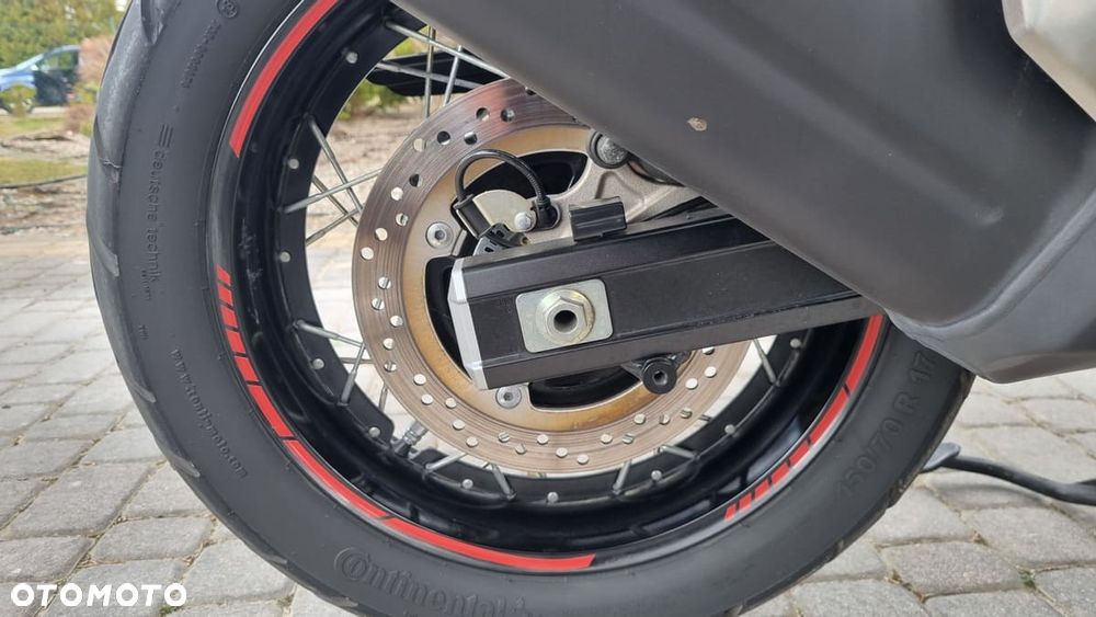 Suzuki V-STROM - 6