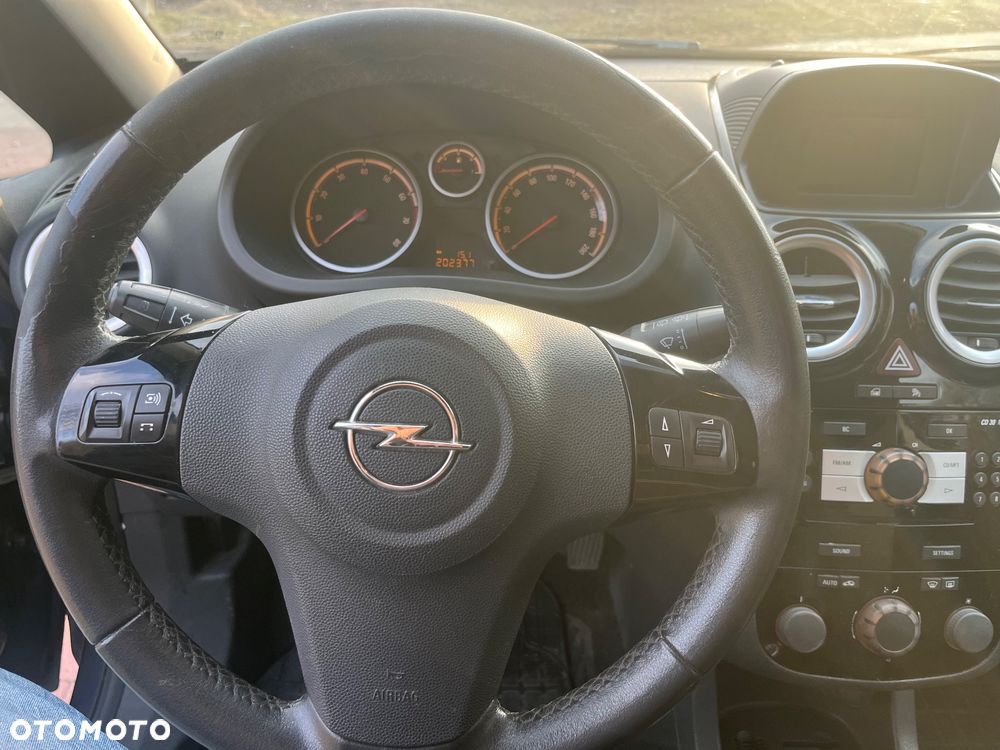 Opel Corsa 1.2 16V Cosmo - 18