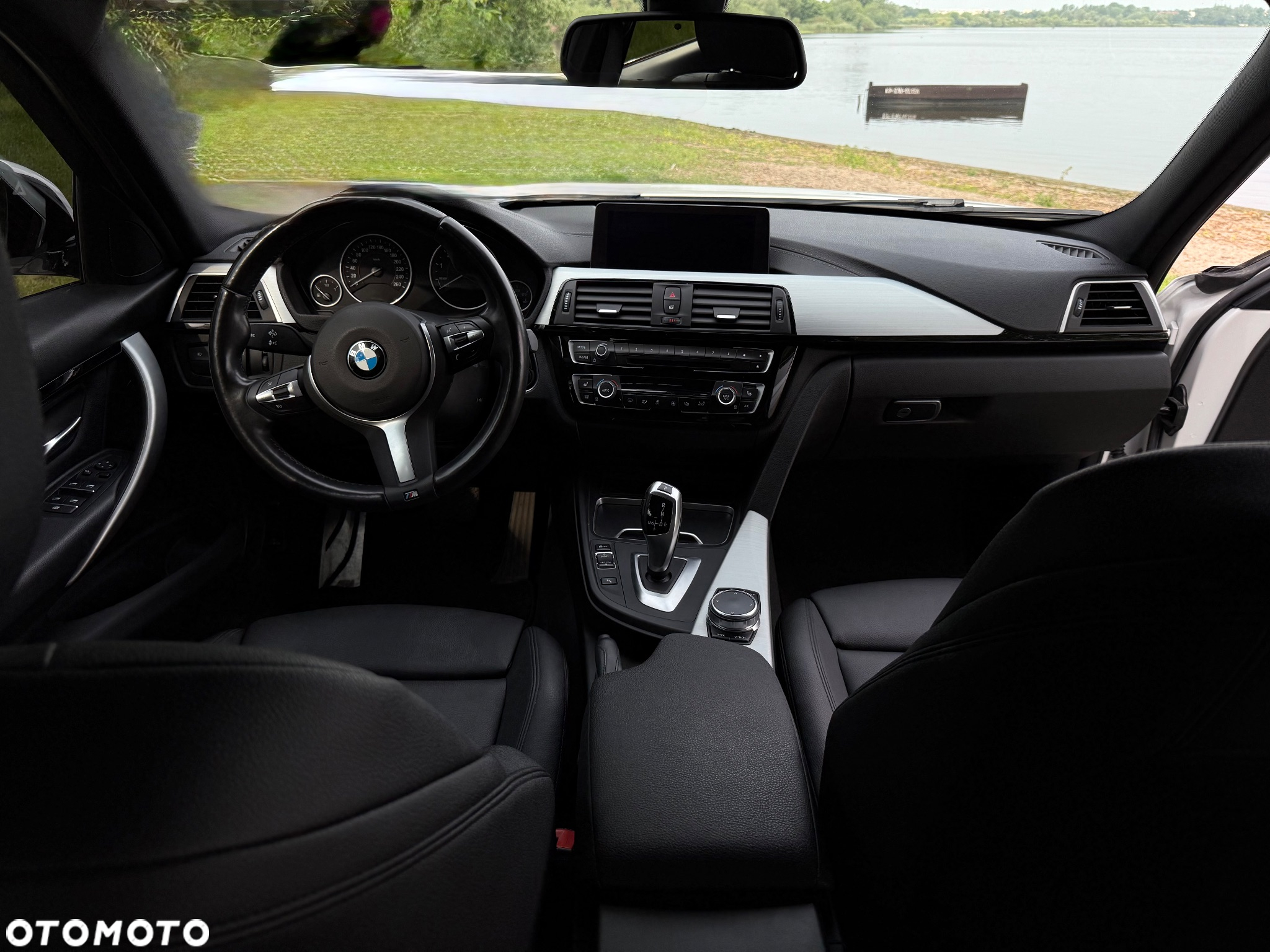 BMW Seria 3 330i xDrive - 10