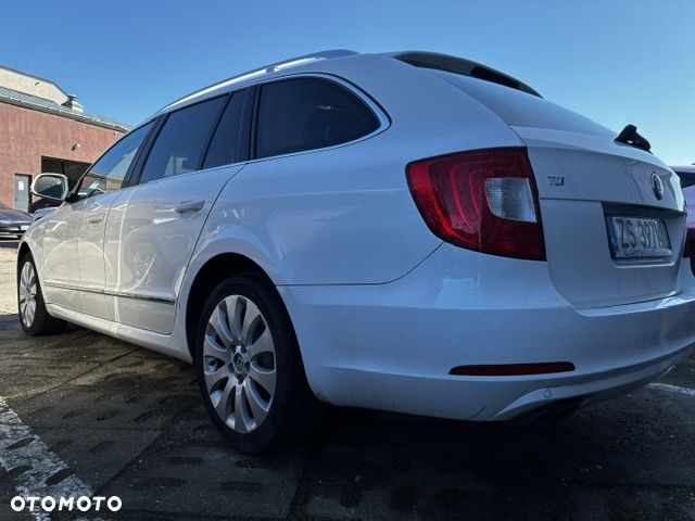 Skoda Superb 2.0 TDI DSG L&K - 26