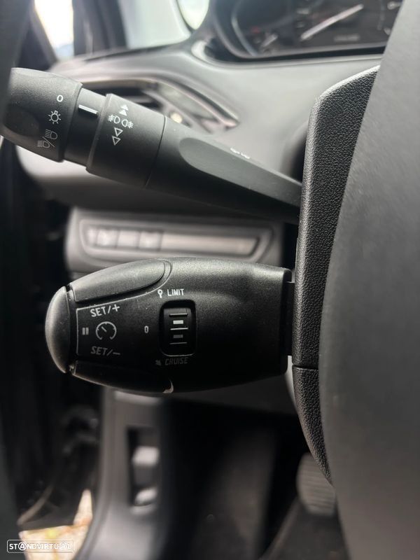 Peugeot 208 1.2 PureTech Active - 11