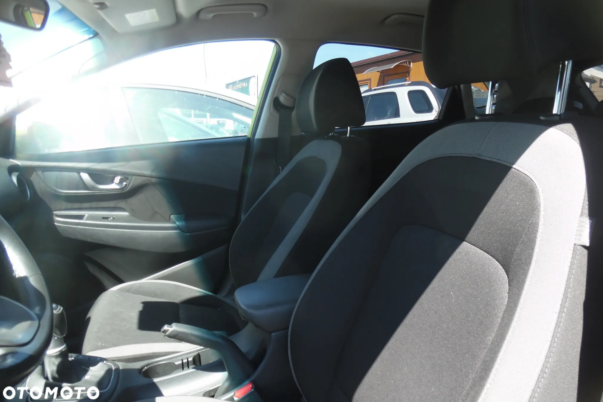 Hyundai Kona - 8