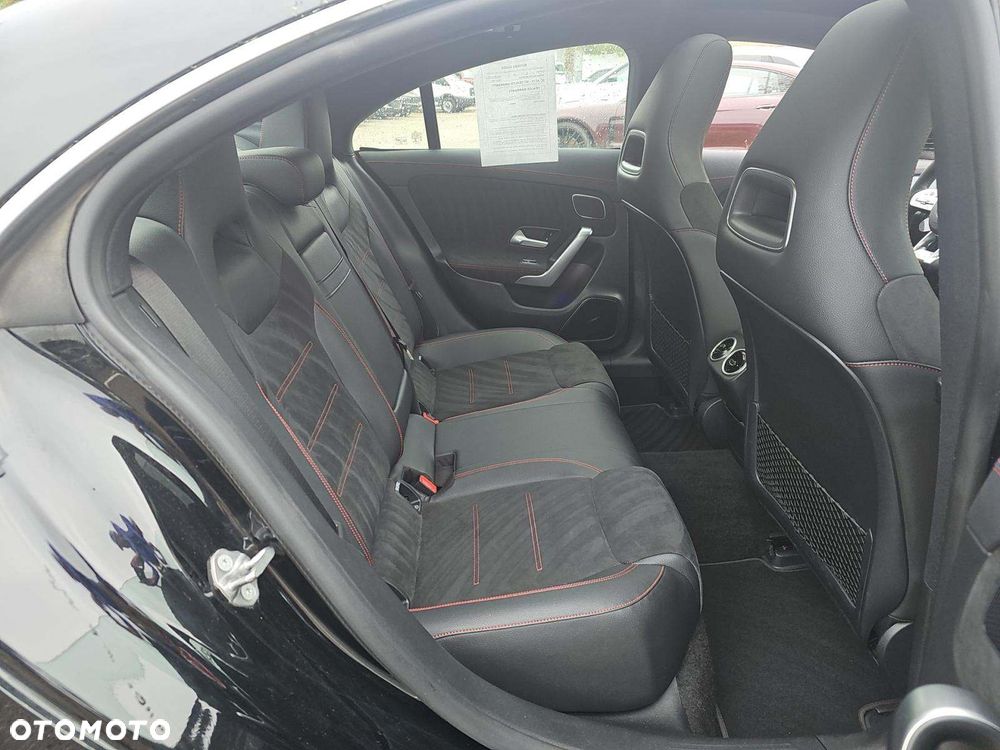 Mercedes-Benz CLA AMG 35 4Matic B AMG Speedshift 7G-DCT - 7