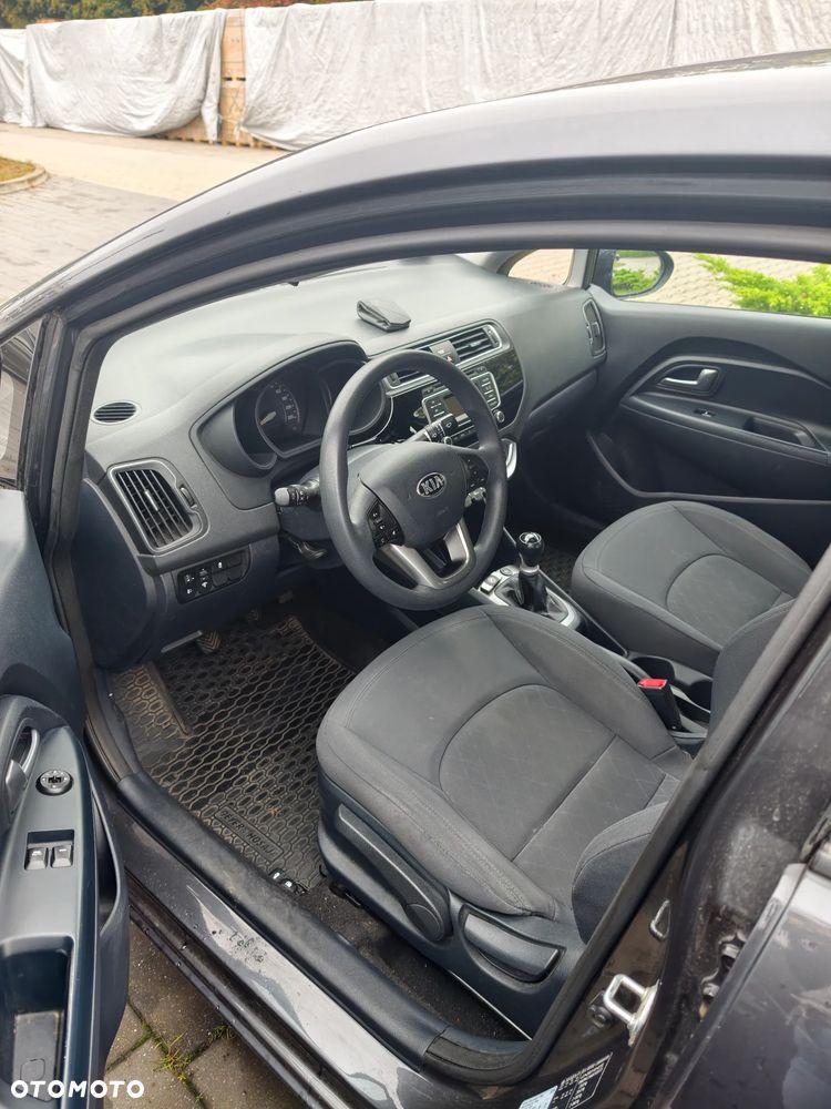 Kia Rio - 6