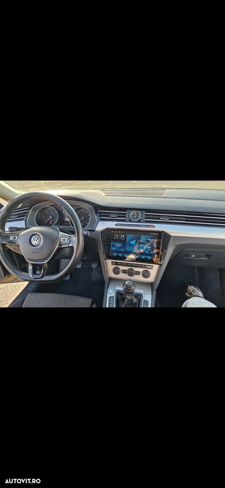 Volkswagen Passat 2.0 TDI Comfortline - 14
