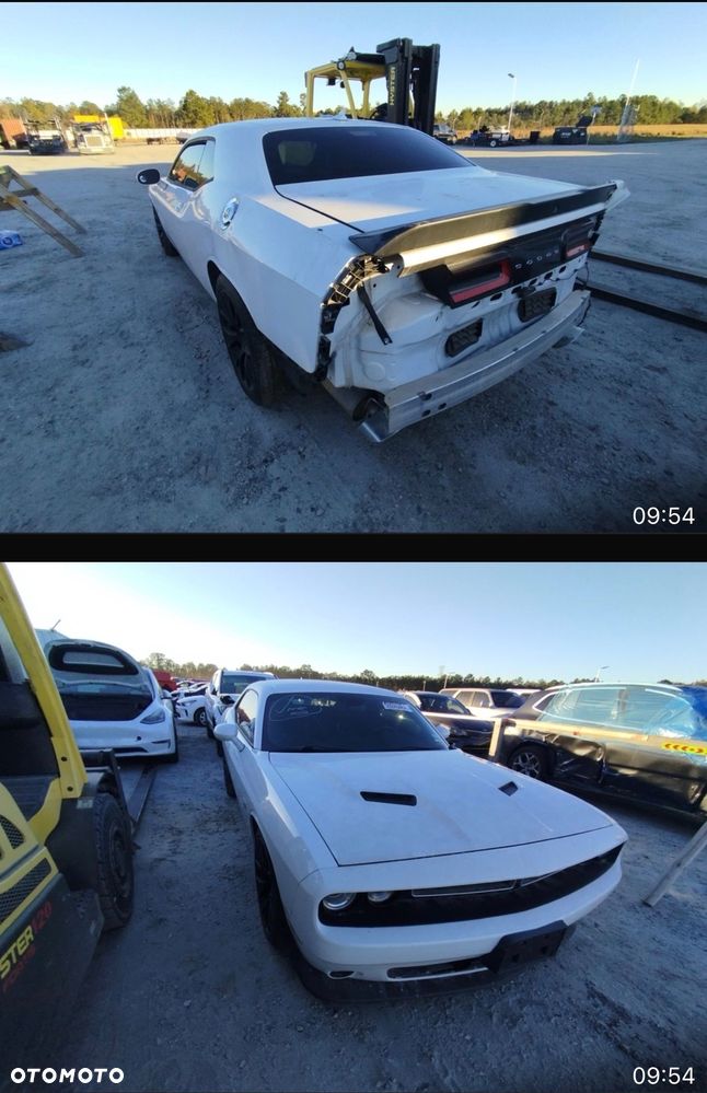 Dodge Challenger - 12