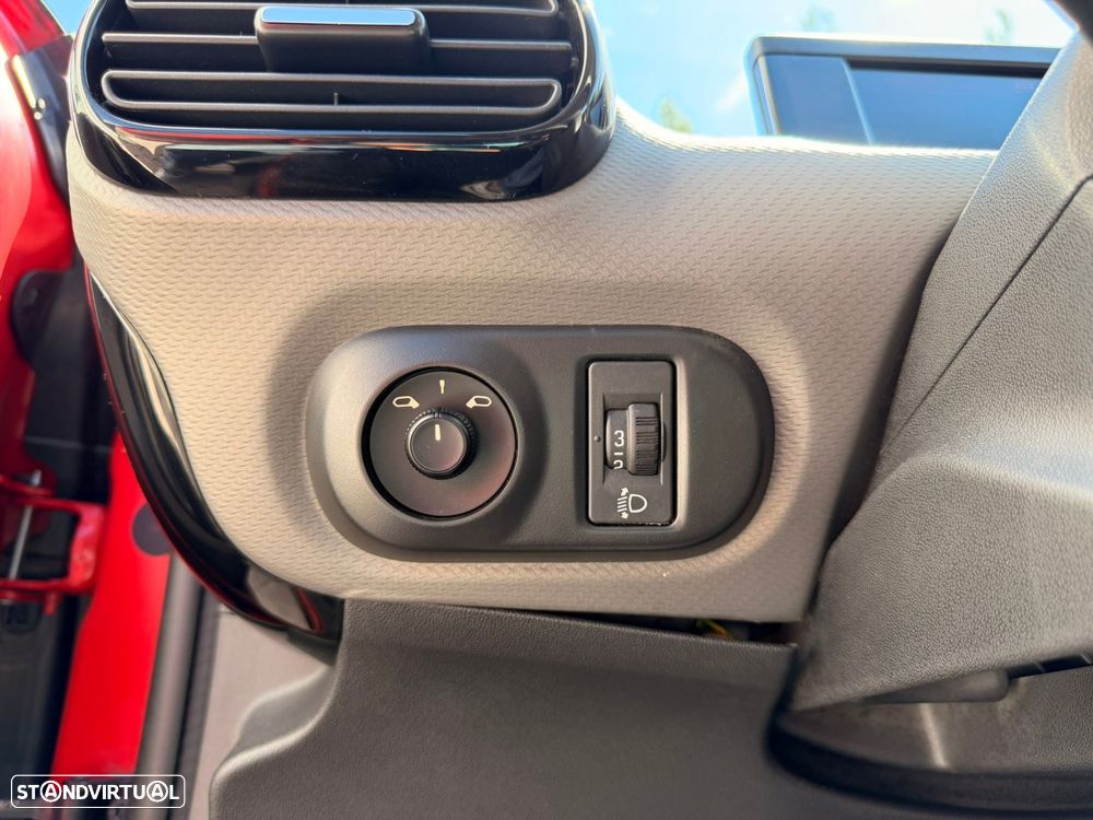 Citroën C4 Cactus 1.2 PureTech Shine EAT6 - 36