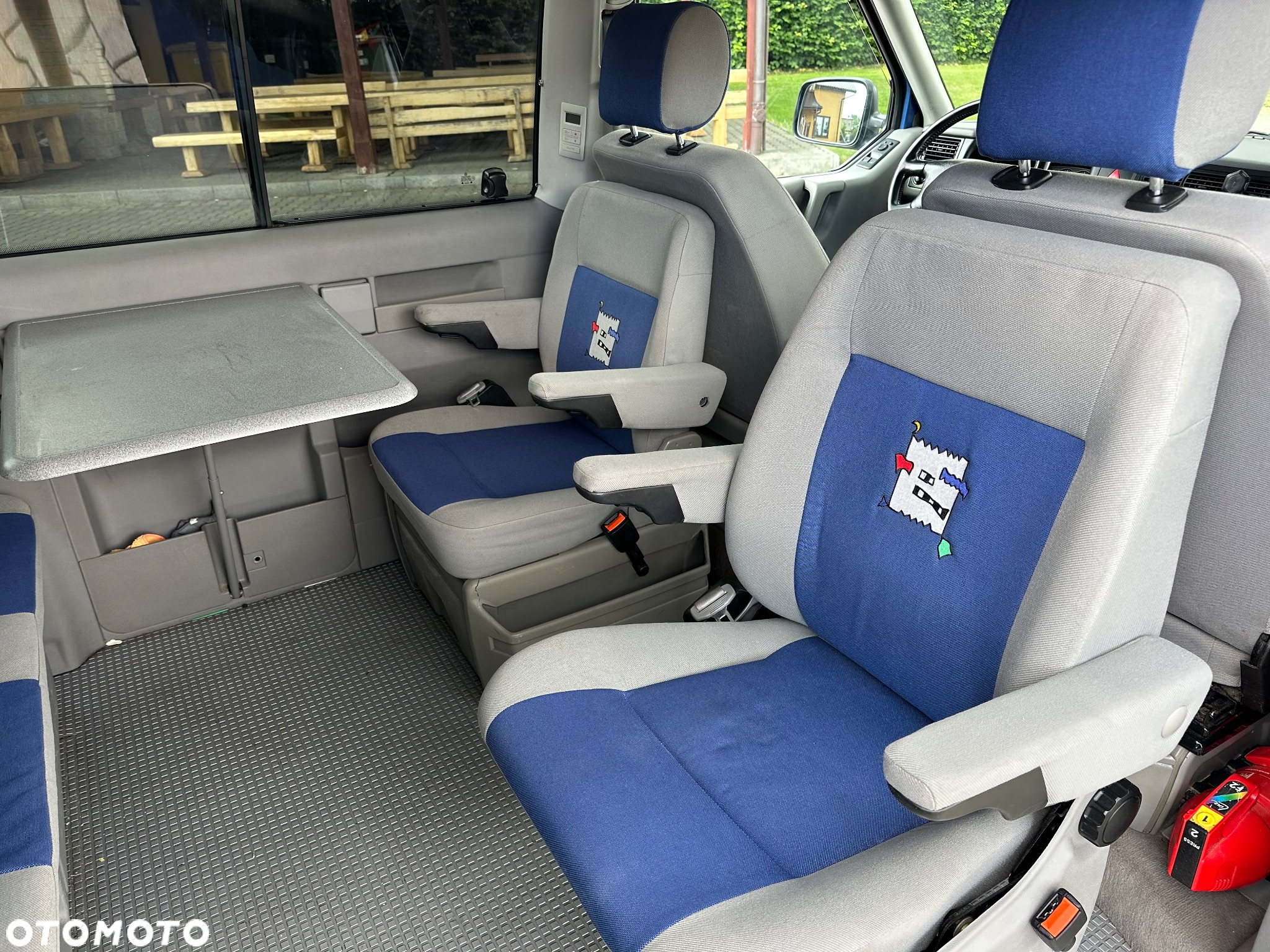 Volkswagen Multivan - 5