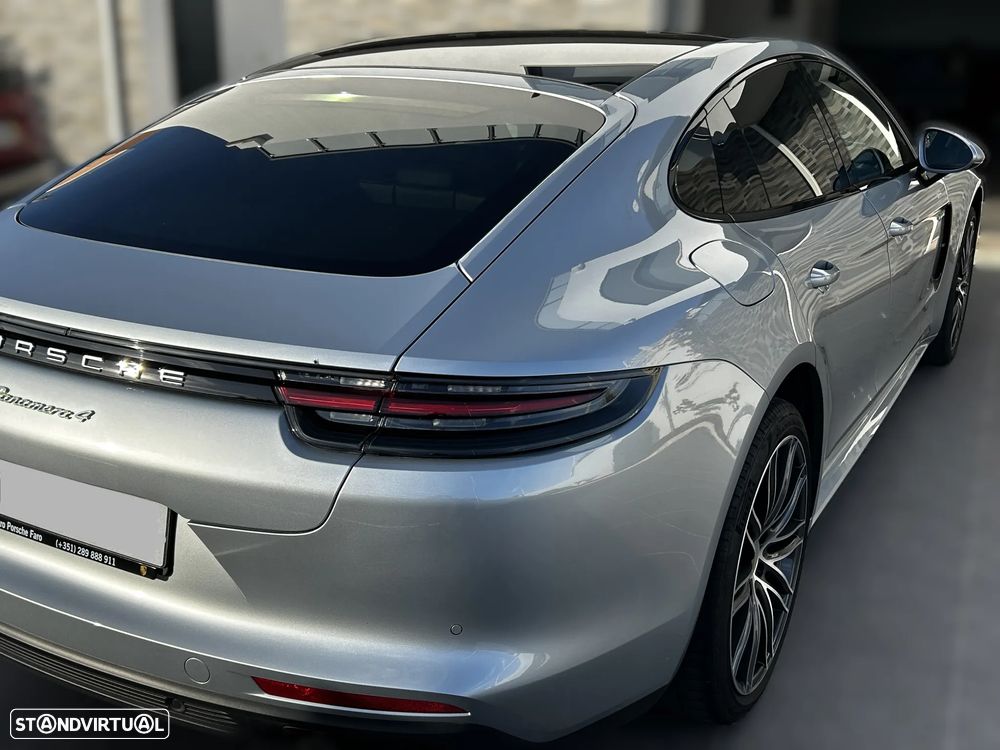 Porsche Panamera 4 E-Hybrid 10 Years Edition - 8
