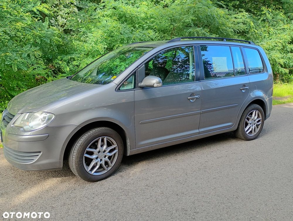 Volkswagen Touran 1.9 TDI DPF Highline DSG - 11