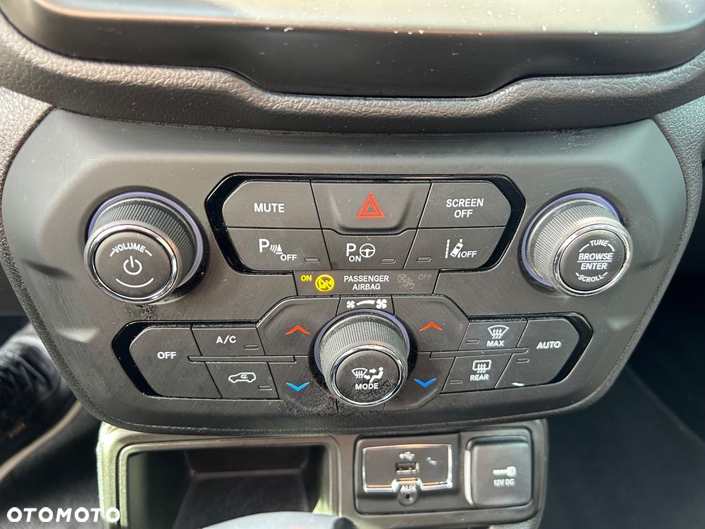 Jeep Renegade 1.4 MultiAir Limited FWD S&S - 26