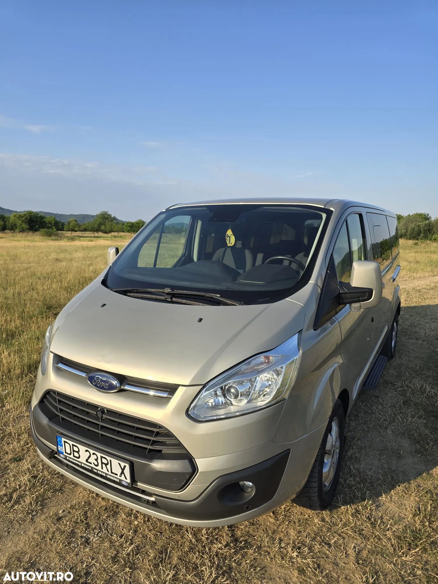 Ford Tourneo Custom - 1