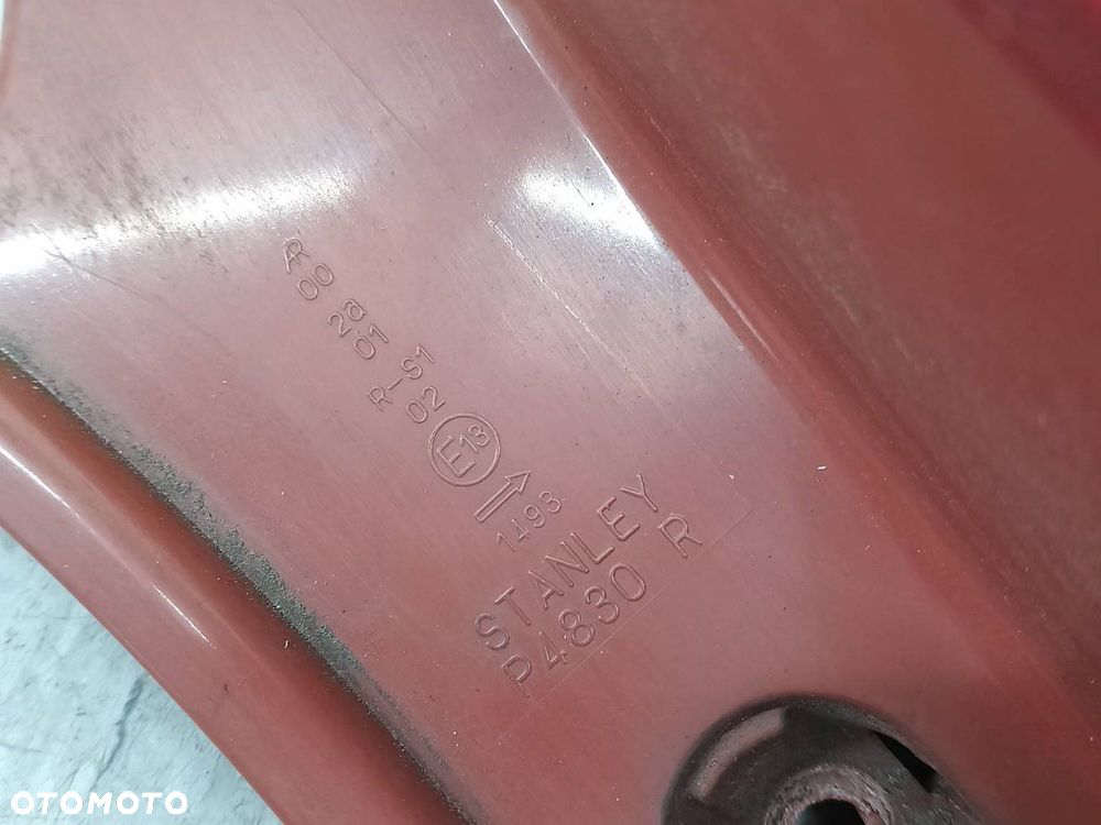 LAMPA TYLNA PRAWA MAZDA 5 ( 05-10 ) C23551150   P4830R - 6