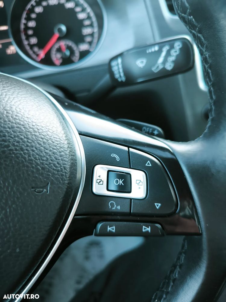 Volkswagen Golf 1.6 TDI BlueMotion Technology DSG Comfortline - 10