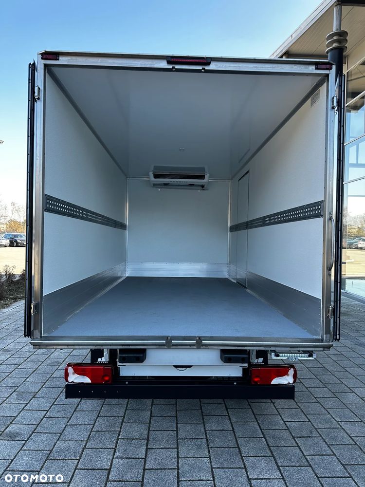 Mercedes-Benz Sprinter - 27