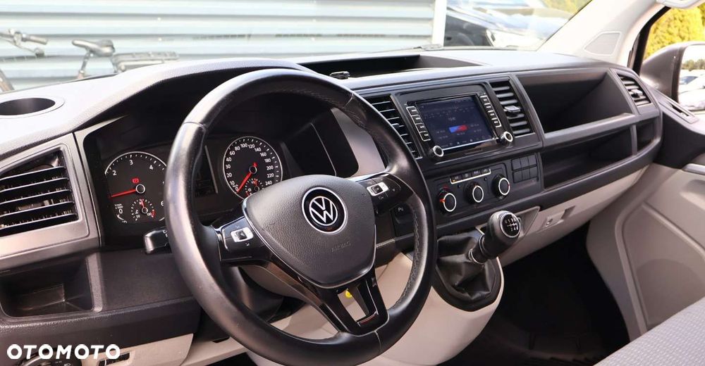 Volkswagen Caravelle - 15