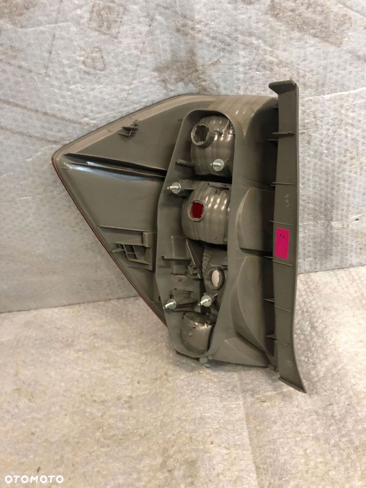 LAMPA PRAWA PRAWY TYŁ HONDA FR-V - 2