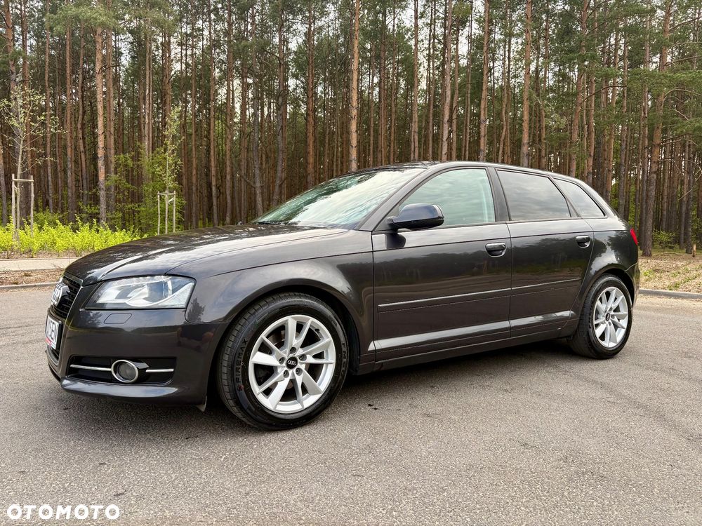 Audi A3 Sportback 1.6 TDI DPF Ambiente - 1