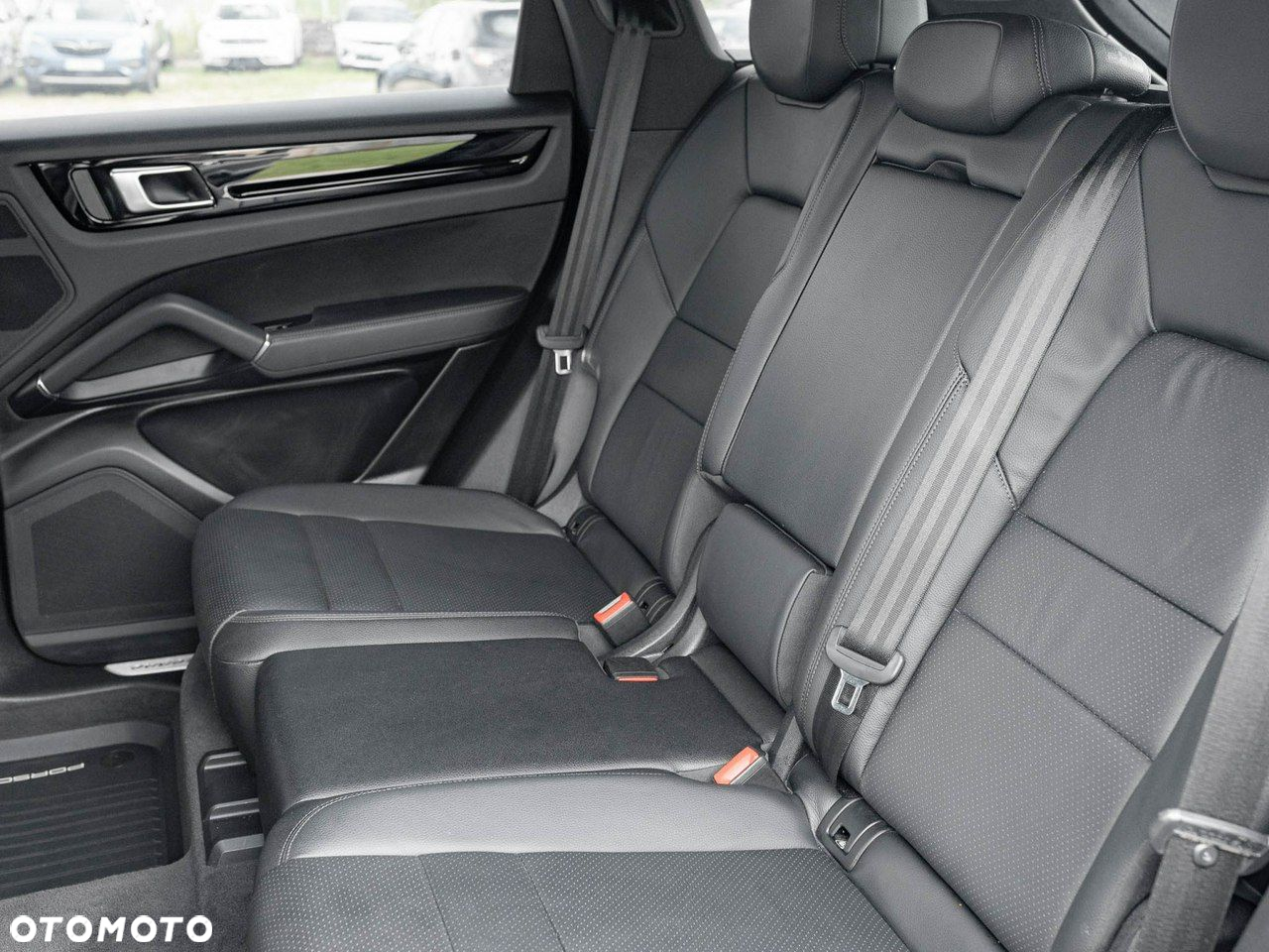 Porsche Cayenne - 26