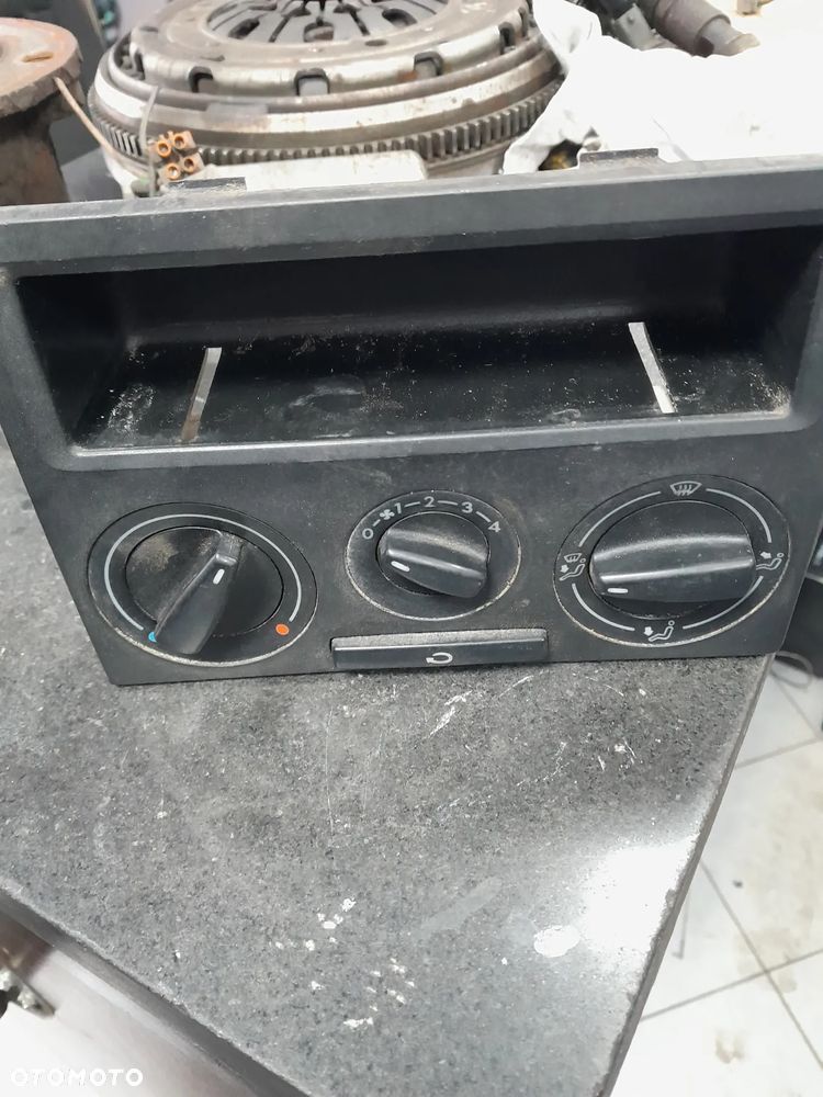 Panelu nawiewu VW T4 Multivan Lift - 1