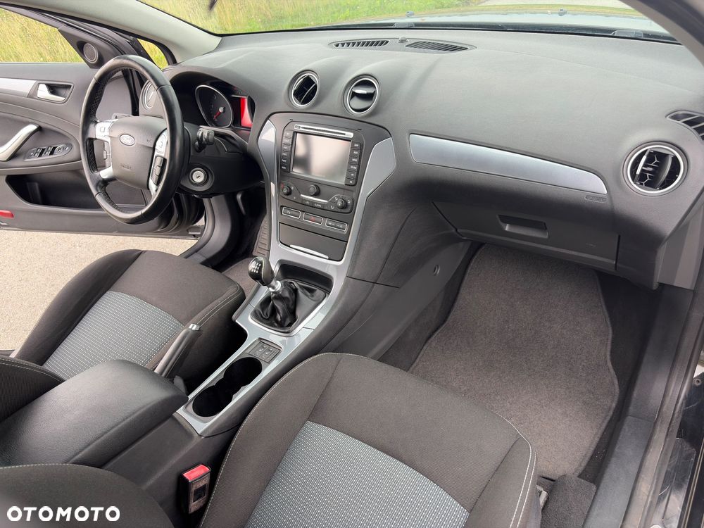Ford Mondeo - 9