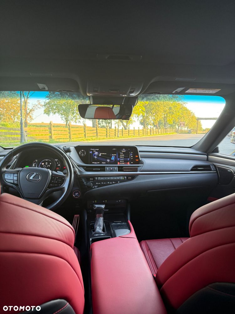 Lexus ES 300h F Sport Edition - 4