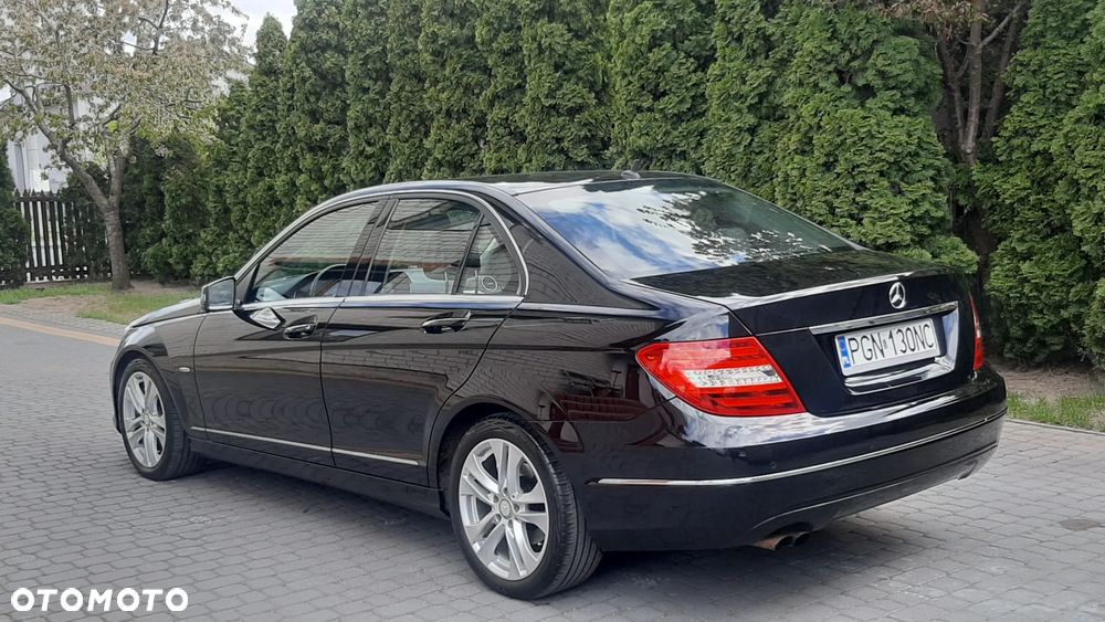 Mercedes-Benz Klasa C 180 CGI BlueEFFICIENCY Avantgarde - 6