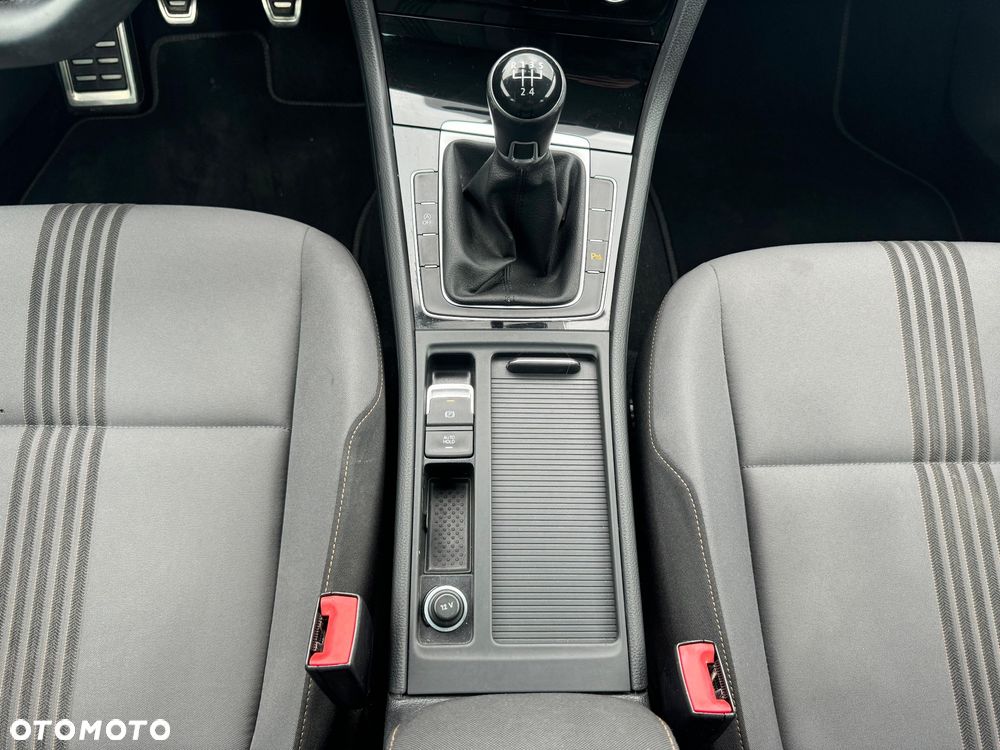 Volkswagen Golf 1.2 TSI BMT Start - 25