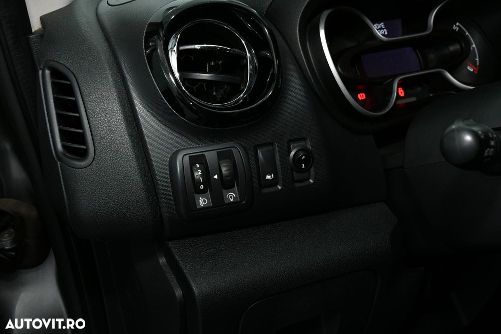 Opel VIVARO Mixt 4+1 locuri 125 CP Inmatriculata - 14