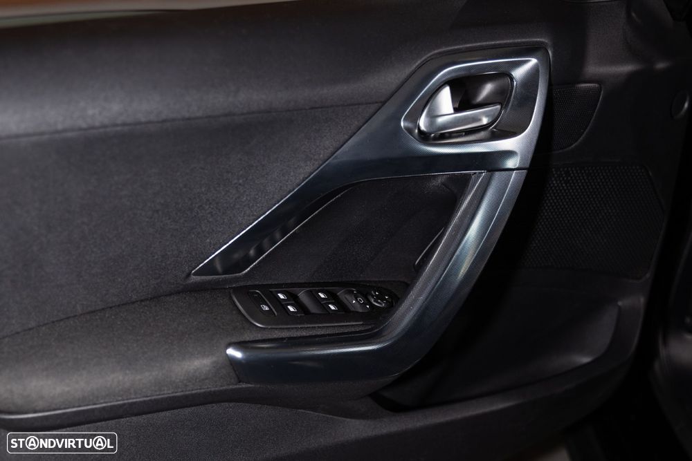 Peugeot 2008 1.6 e-HDi Allure 2-Tronic - 25