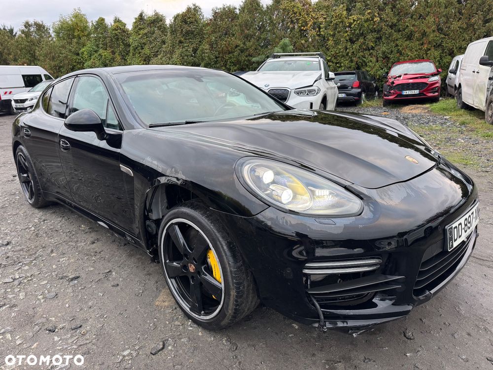 Porsche Panamera GTS PDK - 30