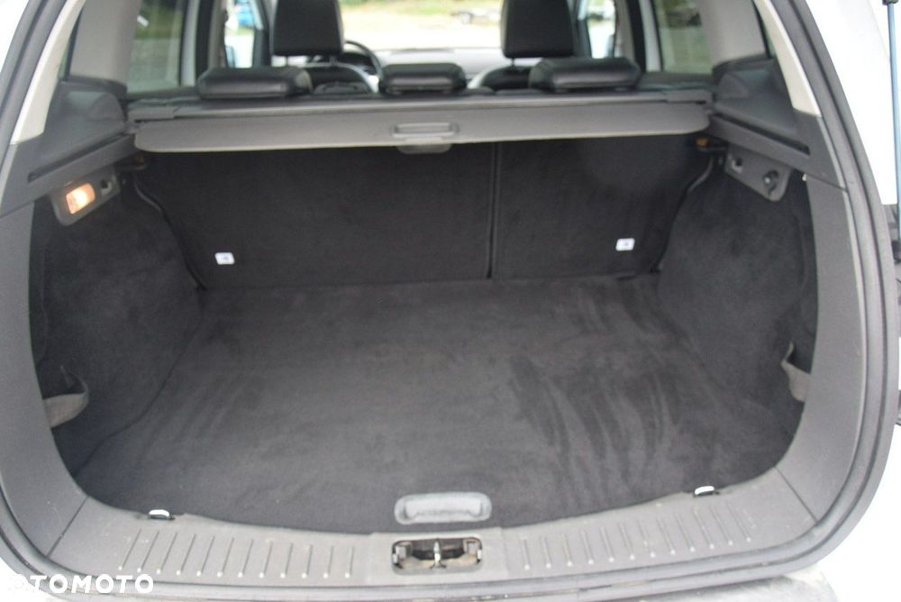 Ford Kuga - 17