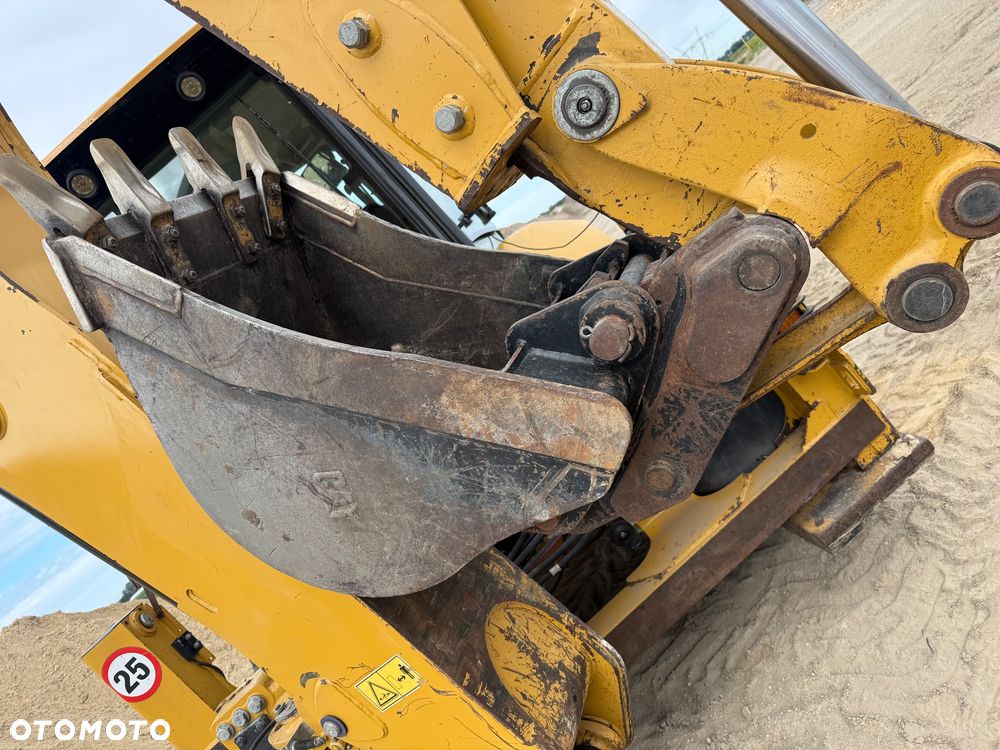 Caterpillar 432F2 - 12