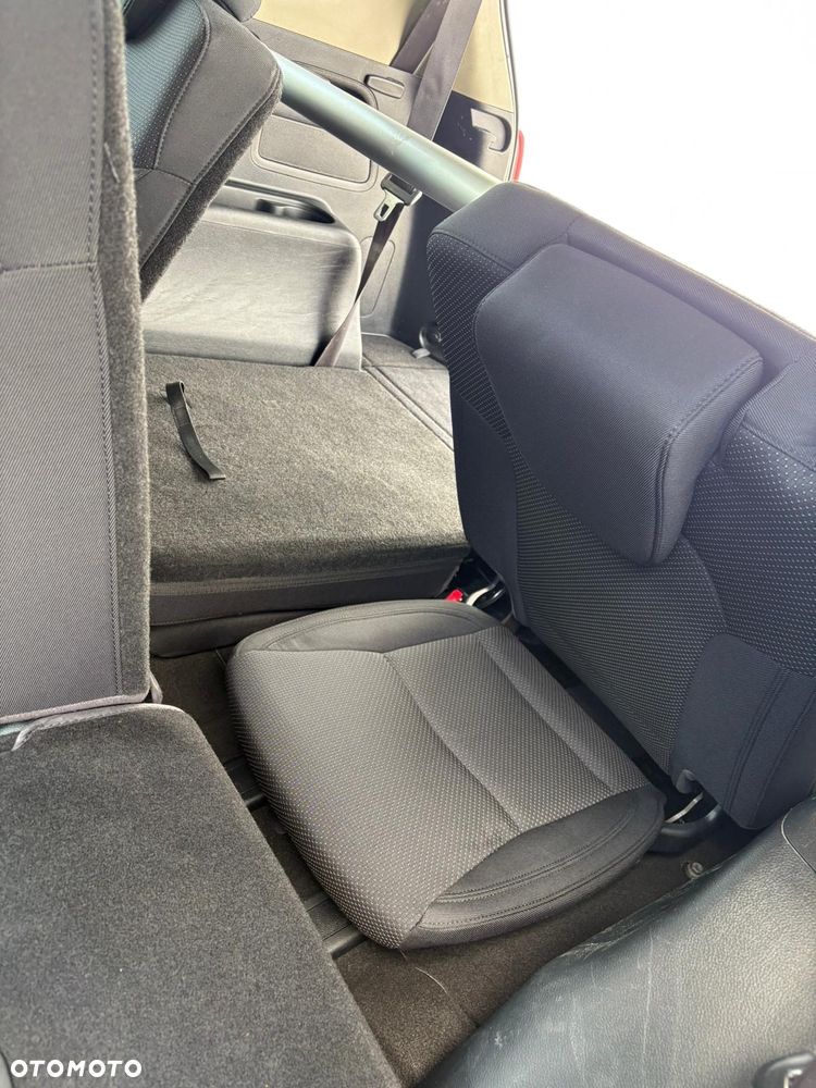 Kia Carens 1.7 CRDi 115 Dream-Team Edition - 13