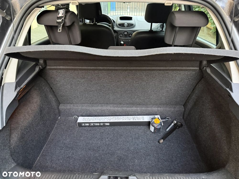 Renault Clio 1.4 16V Dynamique - 9