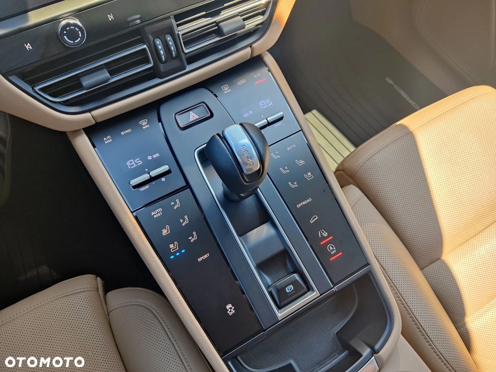 Porsche Macan Standard - 12